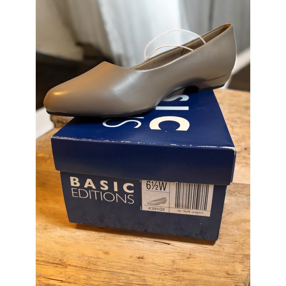 Basic Editions Women's Size 6.5W Dark Taupe Flats Shoes New Box Skimmer